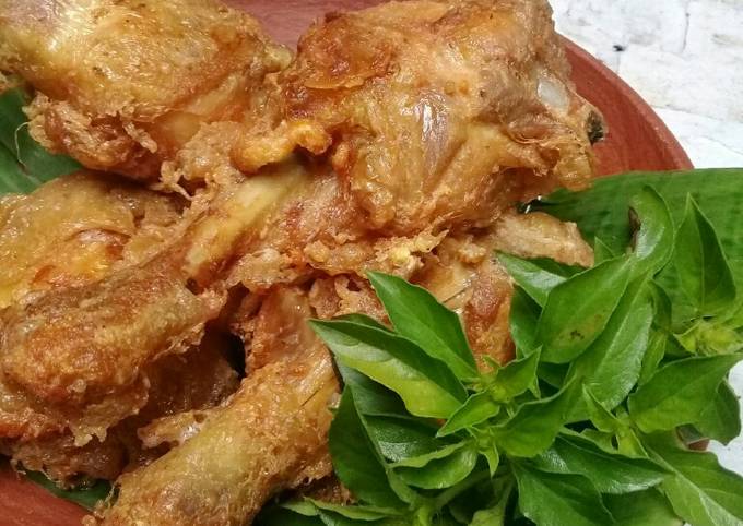 Ayam goreng balur telur