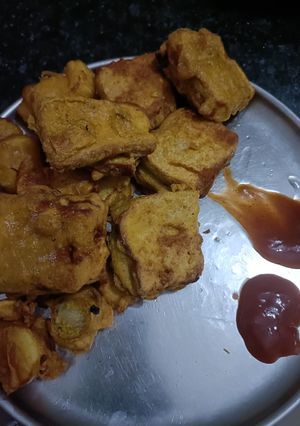 ब्रेड पकौड़े (Bread Pakode recipe in hindi) रेसिपी मुख्य फोटो