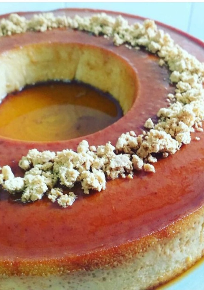 Una foto de Flan de turrón