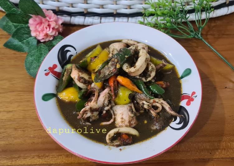 Bahan mengolah Cumi Hitam Pedas yang enak