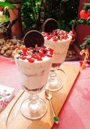A picture of Pomegranate and Walnut Parfait With Greek Yoghurt.