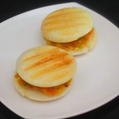A picture of Idli Sandwich.