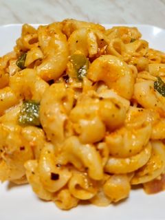 पिंक सॉस पास्ता (pink sauce pasta recipe in Hindi) रेसिपी मुख्य फोटो