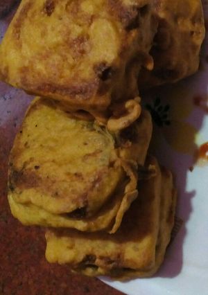 A picture of Noodles bread pakora.