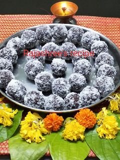 नाचणी खजूर लाडू हेल्दी (nachniche khajur laddu recipe in marathi) रेसिपी चे मुख्य फोटो