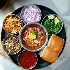 A picture of Misal pav.