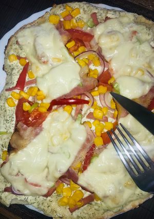 Kapros-tejfölös pizza recept fotója