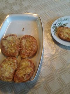 Sonkás-gombás melegszendvics recept fotója
