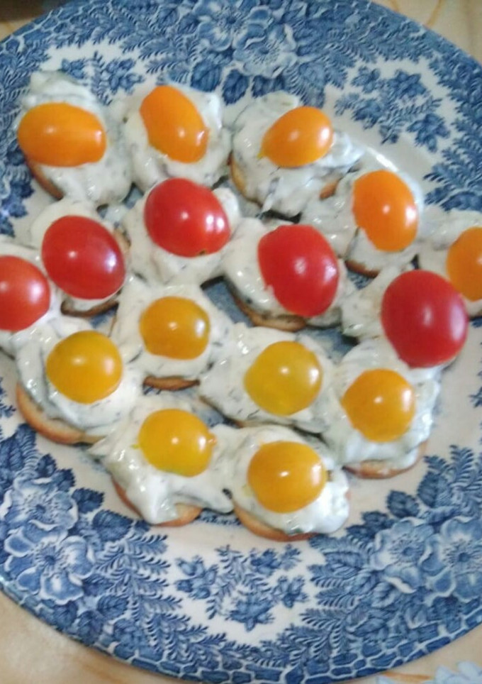 Una foto de Canapés con cherries