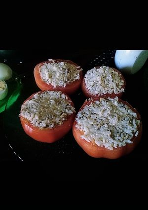 Una foto de Tomates rellenos!🍅 súper fácil