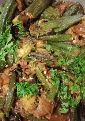 ભરેલા ભીંડા નું શાક (Bharela Bhinda Shak Recipe In Gujarati) રેસીપી મુખ્ય ફોટો
