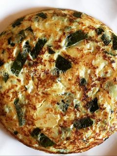 Una foto de Tortilla con calabacines
