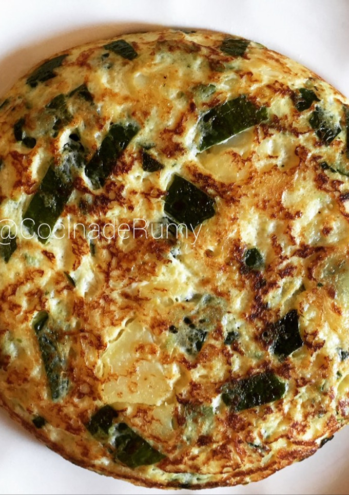 Una foto de Tortilla con calabacines