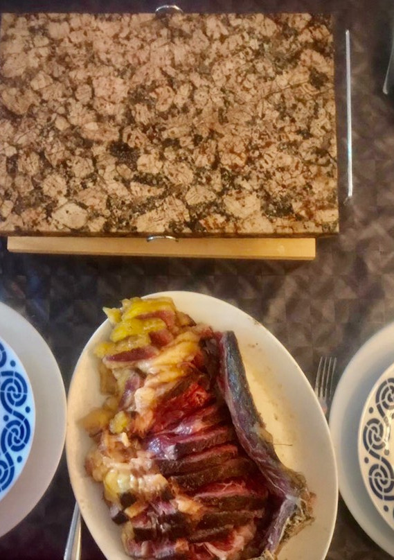 Una foto de Chuletón de vaca vieja a la piedra