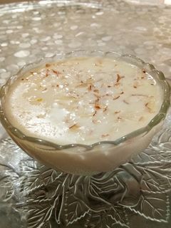 ચોખા ની ખીર (Rice Kheer Recipe In Gujarati) રેસીપી મુખ્ય ફોટો