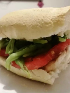 Una foto de Lomito chacarero en marraqueta