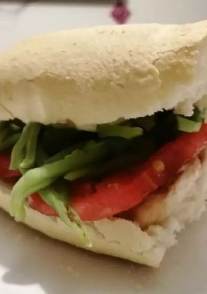 Una foto de Lomito chacarero en marraqueta