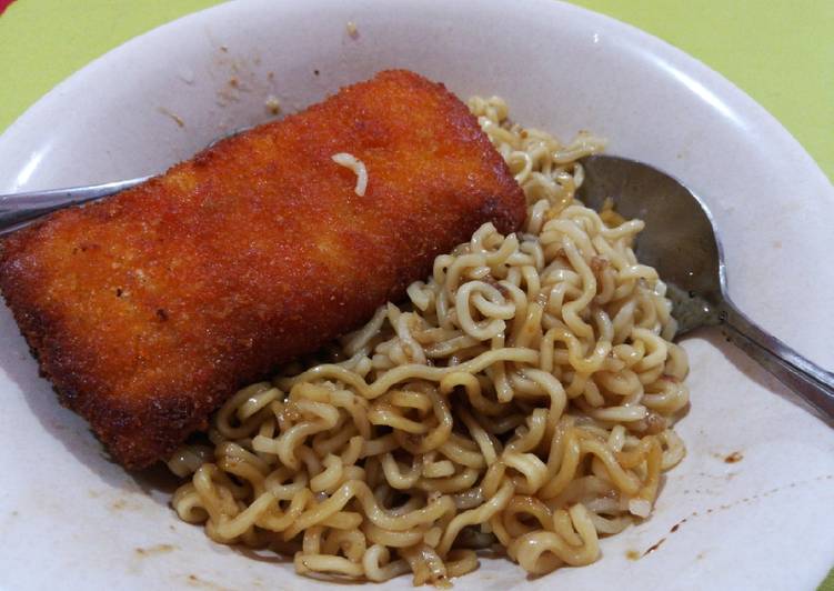 Cara membuat Indomie Goreng &amp; Risoles yang enak dan Mudah Dibuat