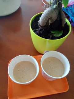 A picture of Papaya banana smoothie.