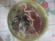 Una foto de spaghetti con cangrejo