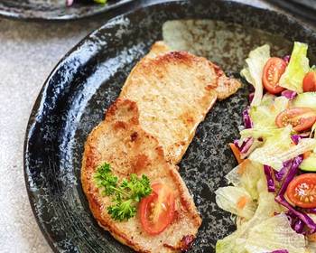 Popular Recipe Easy Pan Seared Pork Chops with Garlic Red Wine Vinegar Salad Delicious Nutritious