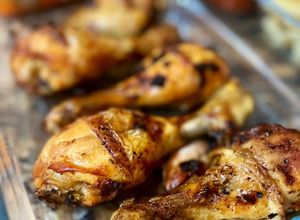 Una foto de Jamoncitos de pollo al horno con toque picante