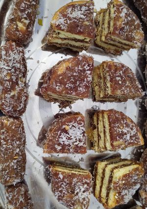 ખજૂર બિસ્કિટ (KHAJUR BISKIT RECIPE IN GUJARATI) રેસીપી મુખ્ય ફોટો