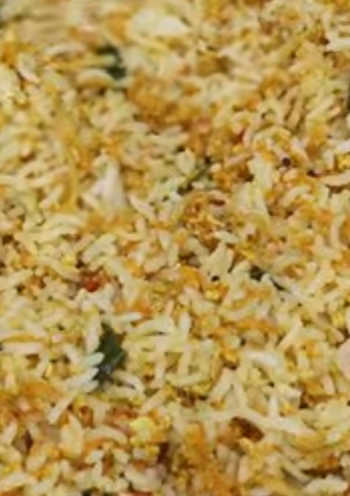 முட்டை கேரட் சாதம்.(egg carrot rice recipe in tamil) செய்முறை முக்கிய புகைப்படம்