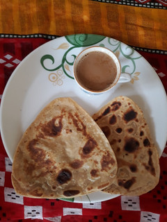 જીરા પરોઠા (Jeera Paratha Recipe In Gujarati) રેસીપી મુખ્ય ફોટો