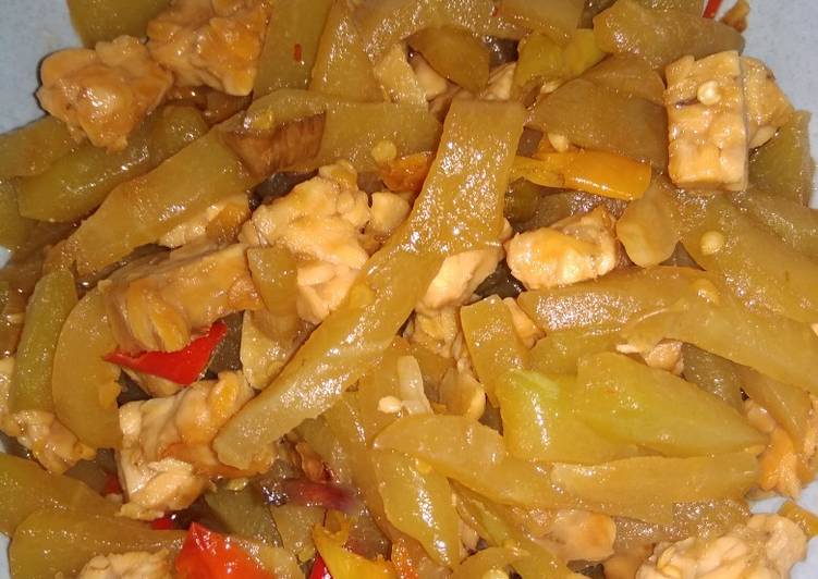 Cara mudah Menyiapkan Tumis labu siam tempe Anti Gagal