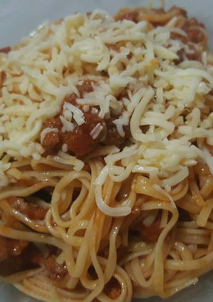 Una foto de Fideos con bologñesa (Muy sencilla y riquísima)