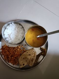 दाल चावल (dal chawal recipe in Hindi) रेसिपी मुख्य फोटो