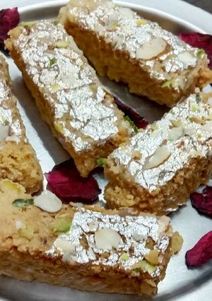 मिल्क केक(milk cake recipe in hindi) रेसिपी मुख्य फोटो