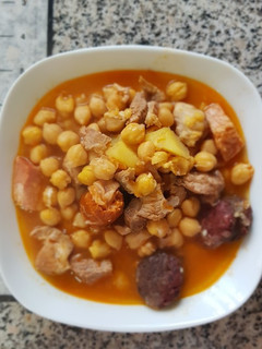 Una foto de Cocido de garbanzos a mi manera olla GMD