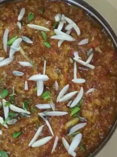 गाजर का हलवा (Gajar Ka Halwa recipe in Hindi) रेसिपी मुख्य फोटो
