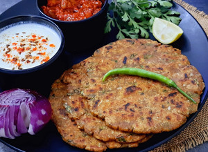 A picture of Jowar Mooli Parantha.