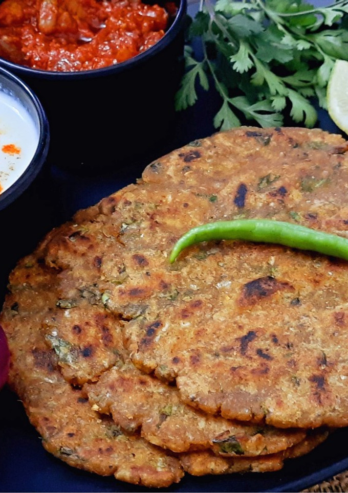 A picture of Jowar Mooli Parantha.