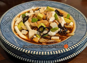 Una foto de Sopa de tortilla o azteca🌹
