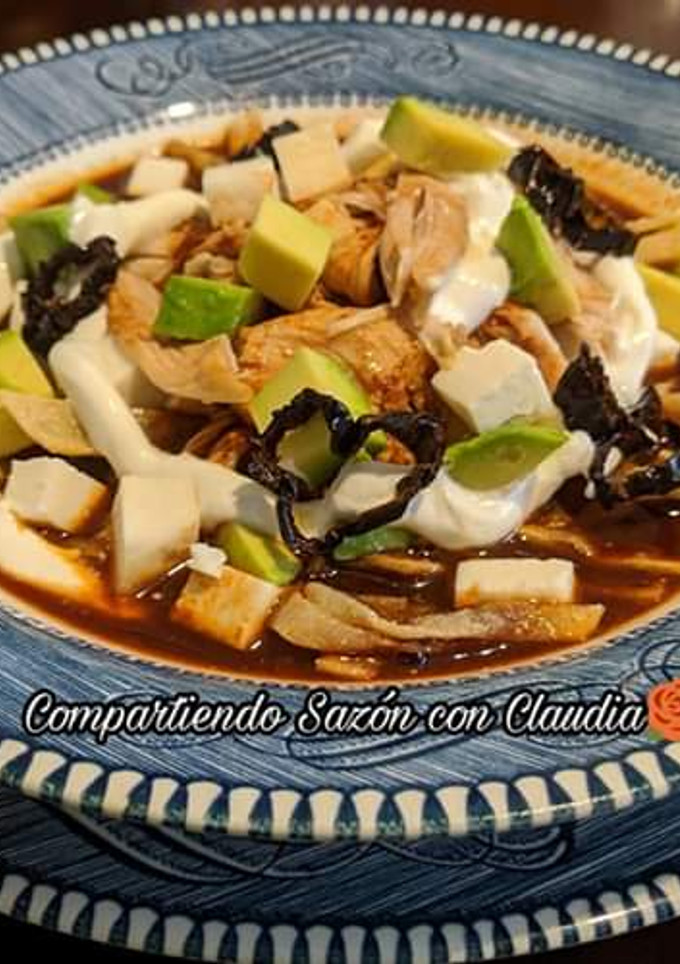 Una foto de Sopa de tortilla o azteca🌹