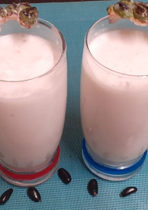 A picture of Sitafal Smoothie.