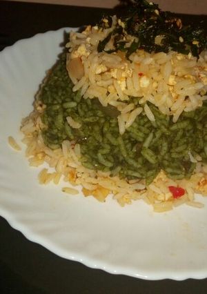 A picture of Palak paneer rice.