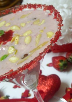 A picture of Strawberry payasam.