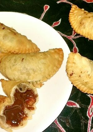 A picture of Chocolate lawa gujiya.
