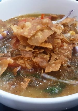 A picture of Karachi famous Kathyawari cholay chaat.