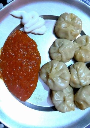 A picture of Momos.