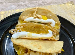 Una foto de Tacos de pollo