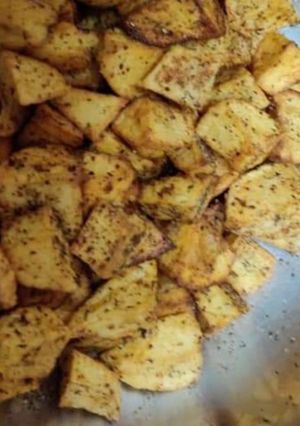 A picture of Fried potatoes.