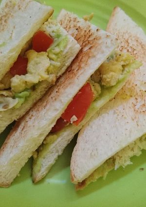 Foto resep Avocado toast with scrambled egg #BikinRamadanBerkesan
