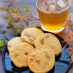 A picture of White Chocolate Cookies.