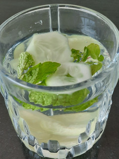 A picture of Detox water.